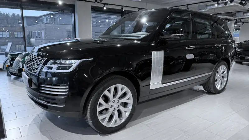 Range Rover P400e Autobiography