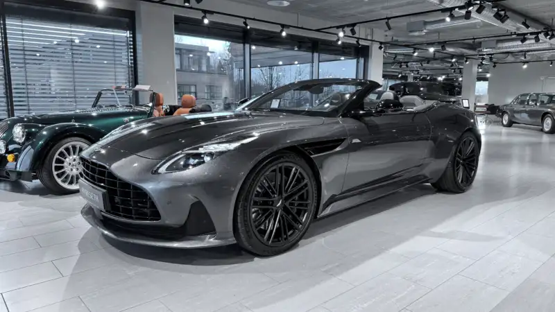 Aston Martin DB12 Volante