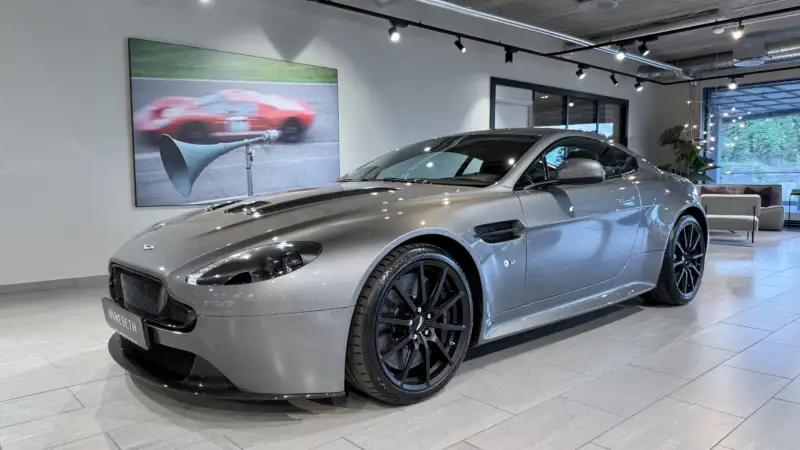 Aston Martin V12 Vantage S
