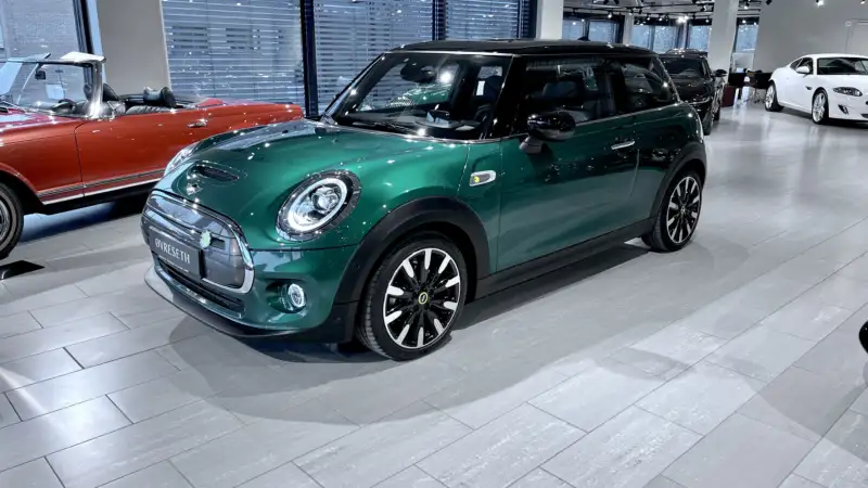 MINI Cooper SE Maximize